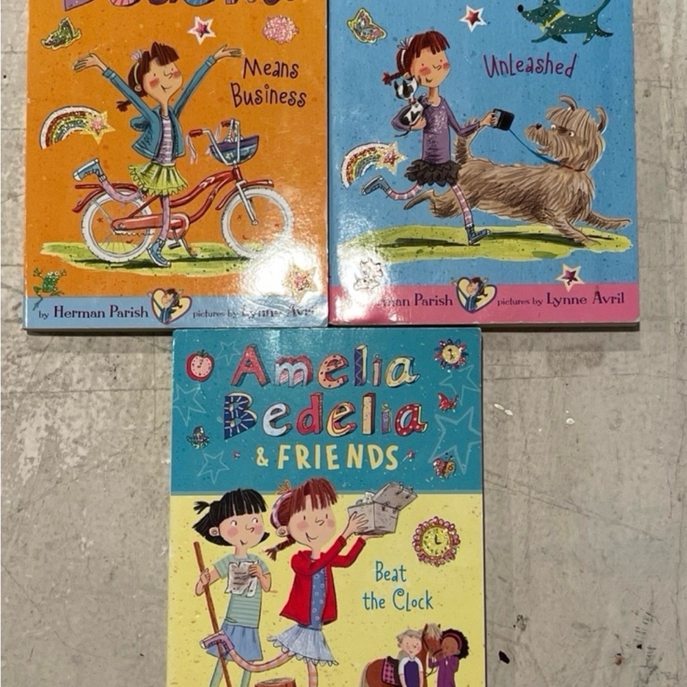 Herman Parish Set 3 Book Amelia Bedelia Means Business,Unleashed,Beat the Clock